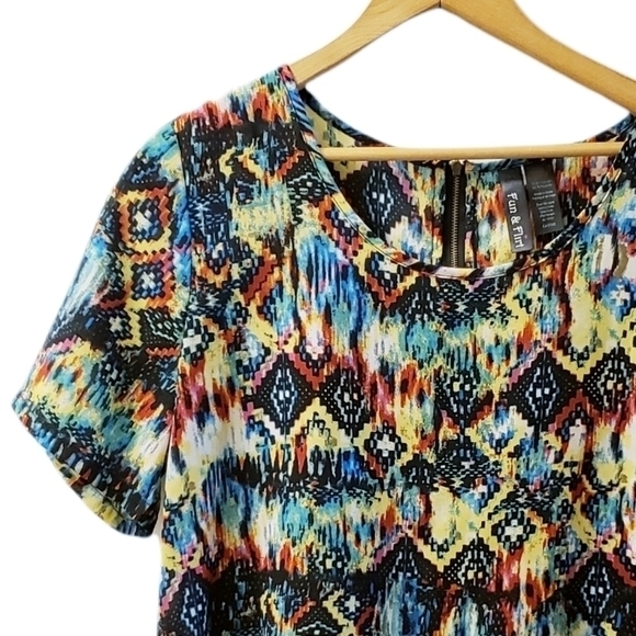 Aztec Bohemian Pattern short sleeve loose fit Top blouse size M multicol… - Picture 2 of 9